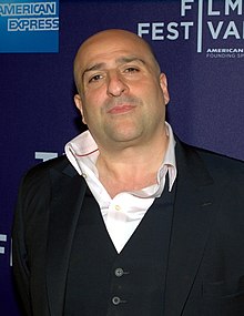 How tall is Omid Djalili?